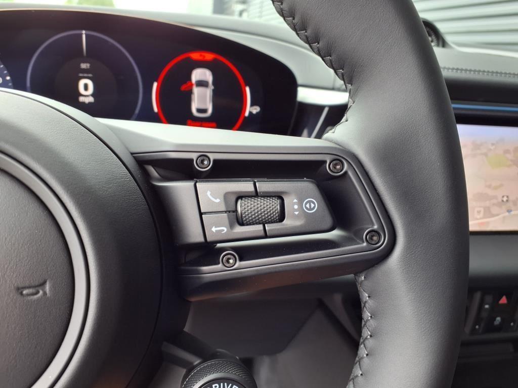 new 2025 Porsche Macan car