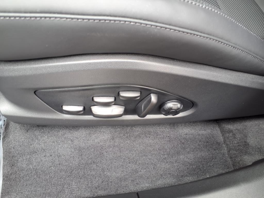 new 2025 Porsche Macan car