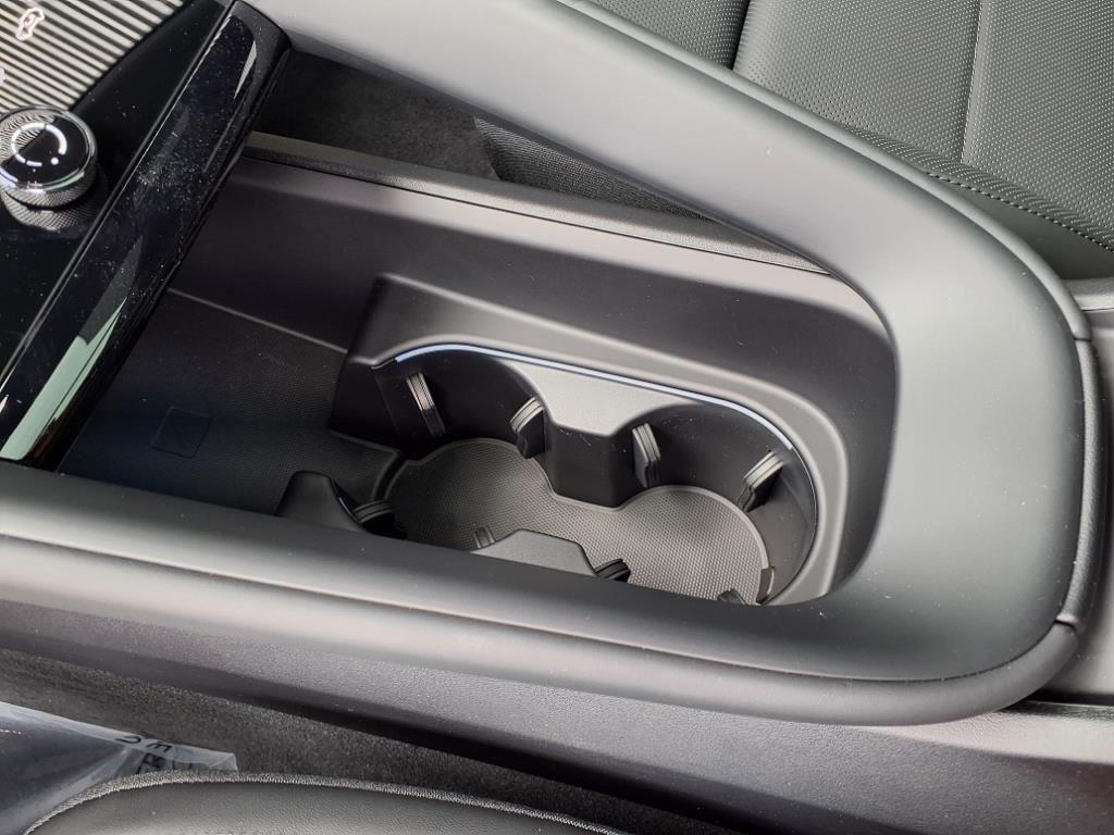 new 2025 Porsche Macan car