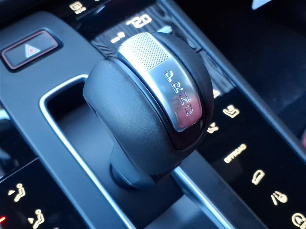 new 2026 Porsche Macan car