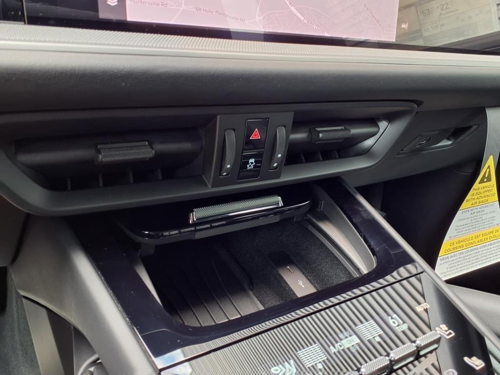 new 2025 Porsche Cayenne car