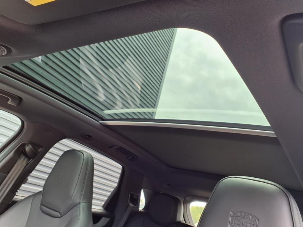 new 2025 Porsche Cayenne car