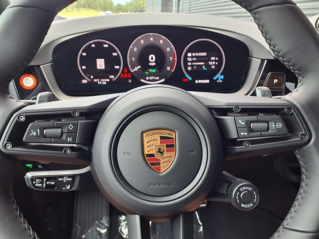 new 2025 Porsche Cayenne car