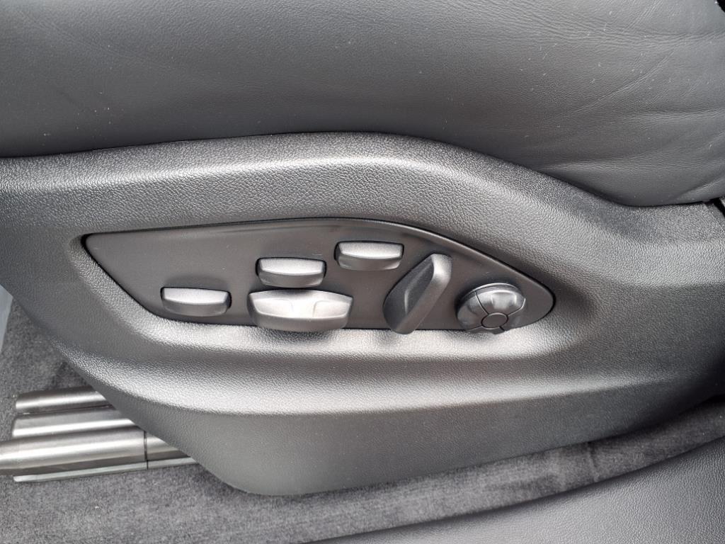 new 2025 Porsche Cayenne car