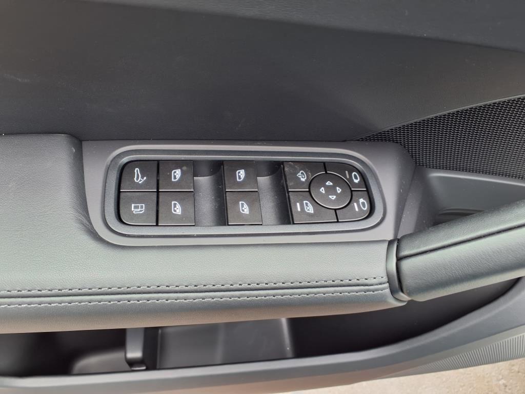 new 2025 Porsche Cayenne car