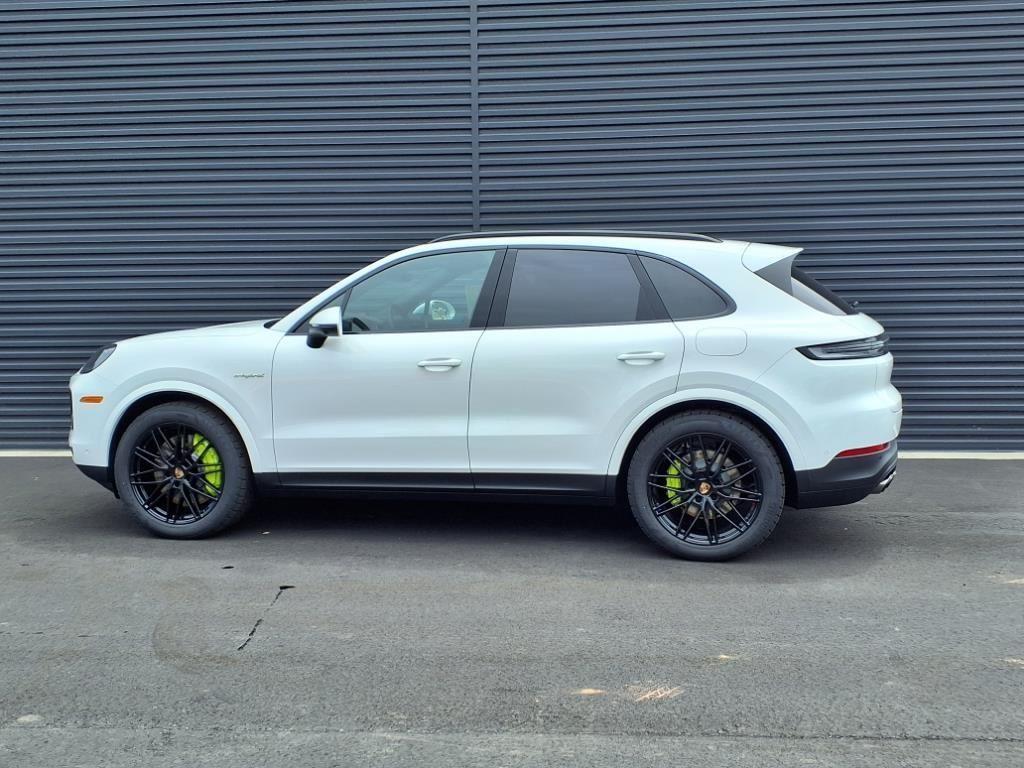 new 2025 Porsche Cayenne car