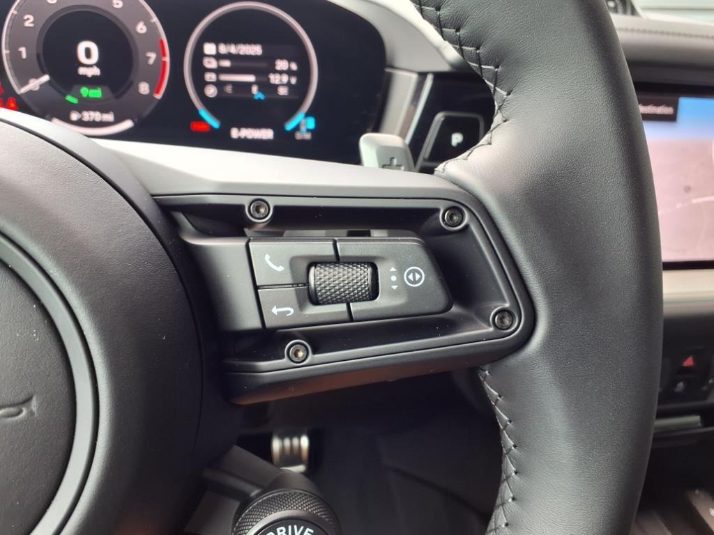 new 2025 Porsche Cayenne car