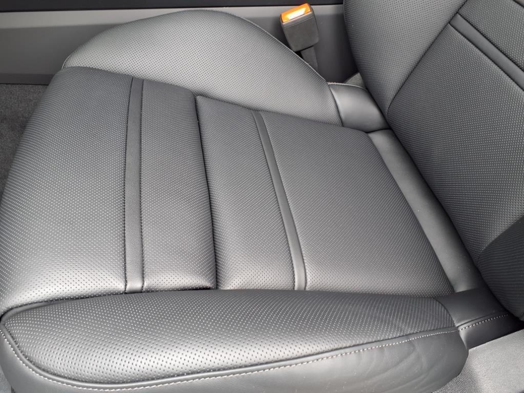 new 2025 Porsche Cayenne car