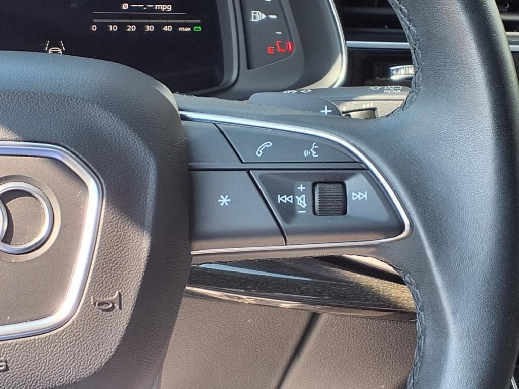 used 2024 Audi Q7 car, priced at $39,995