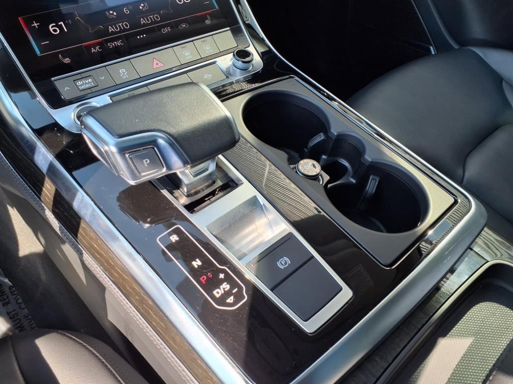 used 2024 Audi Q7 car, priced at $39,995