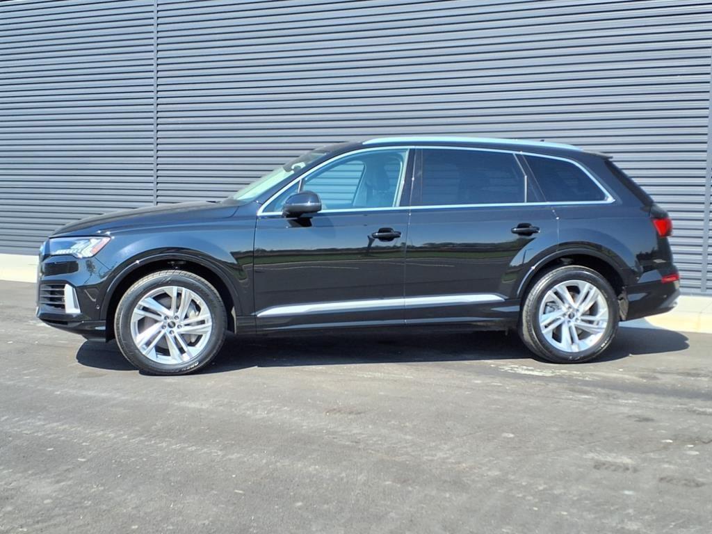 used 2024 Audi Q7 car, priced at $39,995