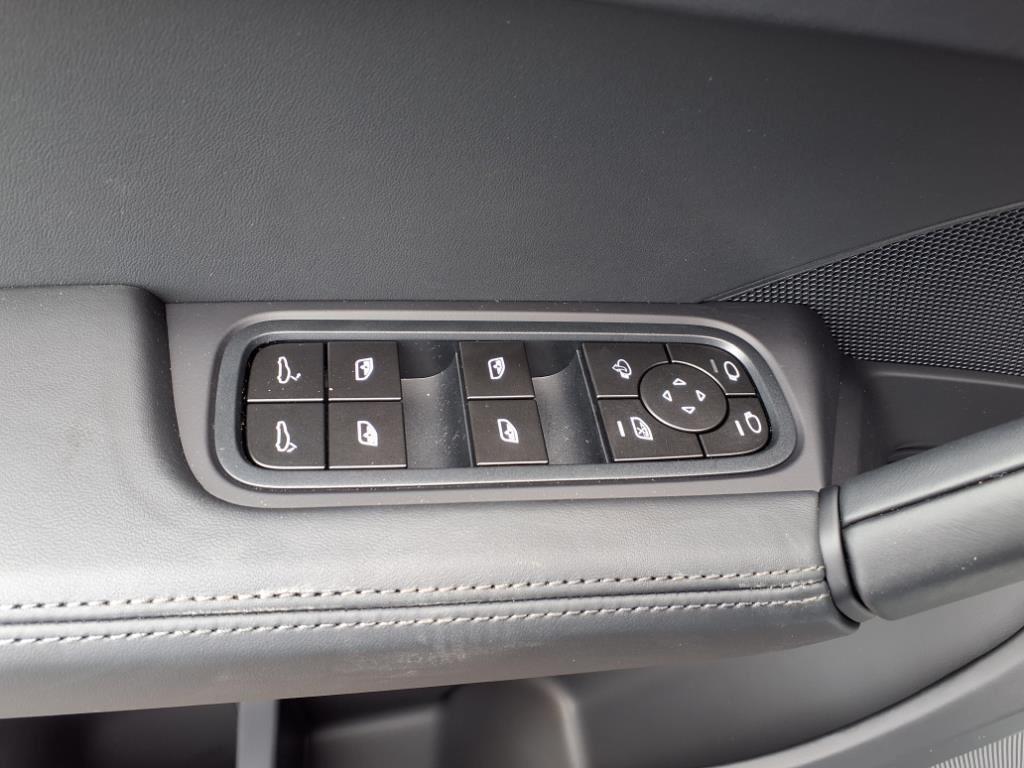 new 2025 Porsche Cayenne car