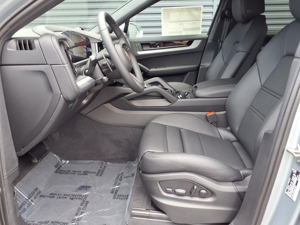 new 2025 Porsche Cayenne car