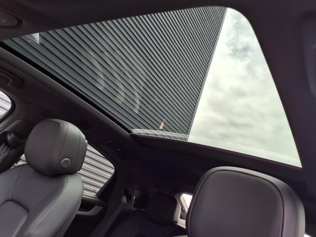 new 2025 Porsche Cayenne car