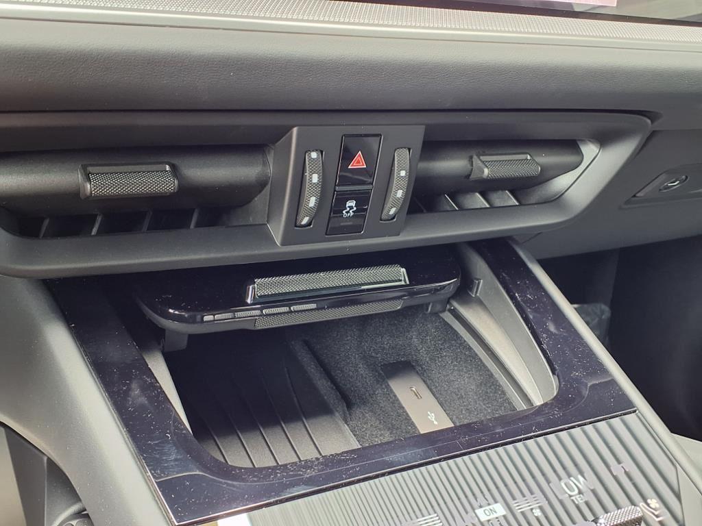 new 2025 Porsche Cayenne car