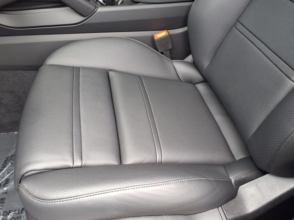 new 2025 Porsche Cayenne car