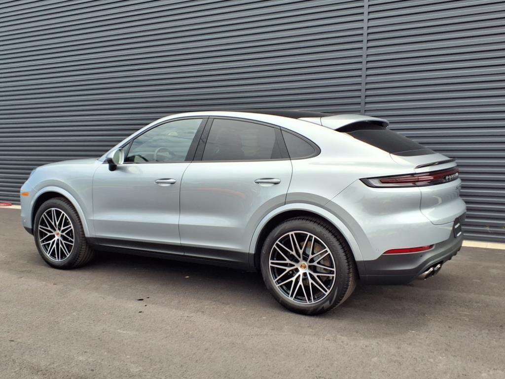 new 2025 Porsche Cayenne car