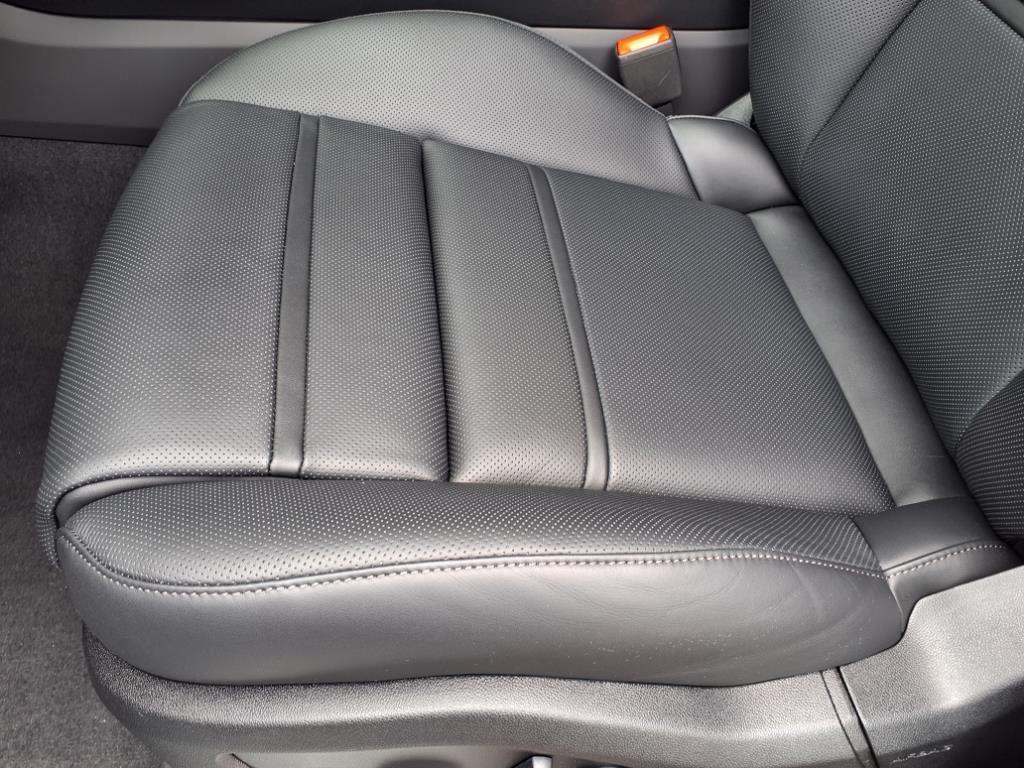 new 2025 Porsche Cayenne car