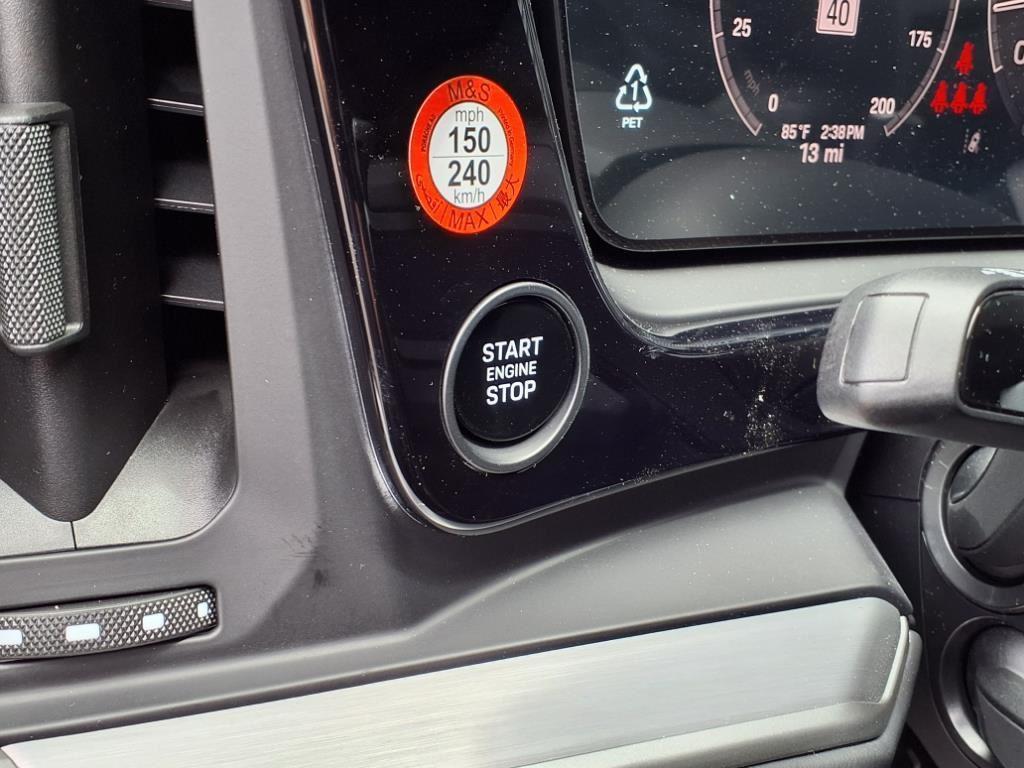 new 2025 Porsche Cayenne car