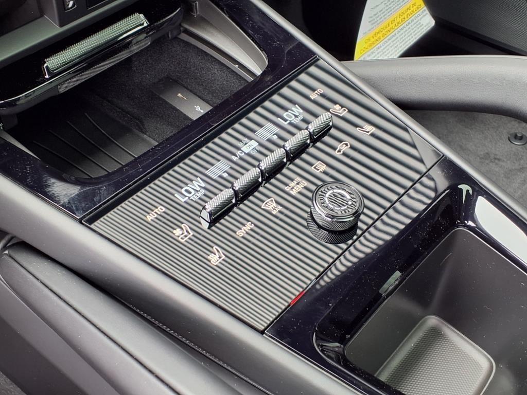 new 2025 Porsche Cayenne car