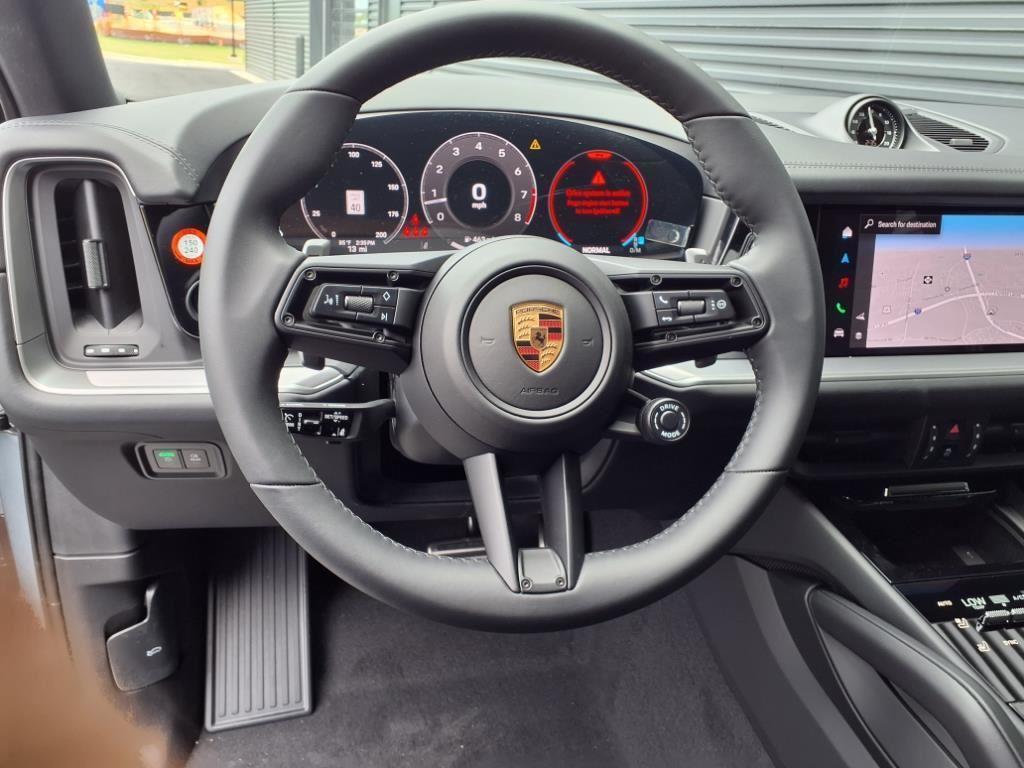 new 2025 Porsche Cayenne car