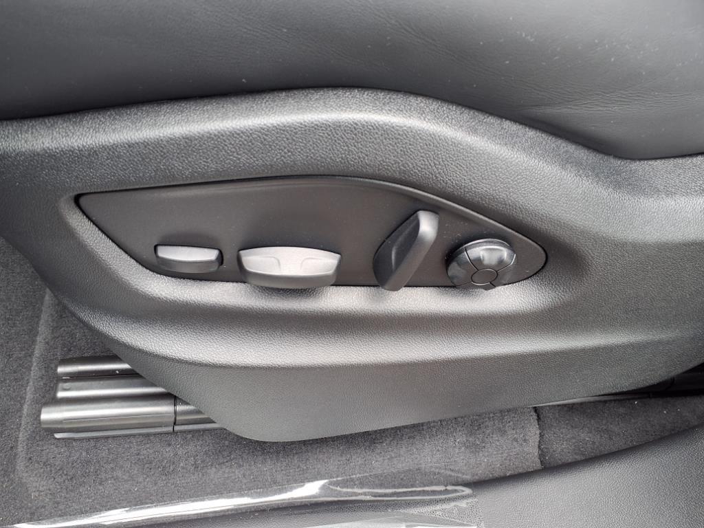 new 2025 Porsche Cayenne car