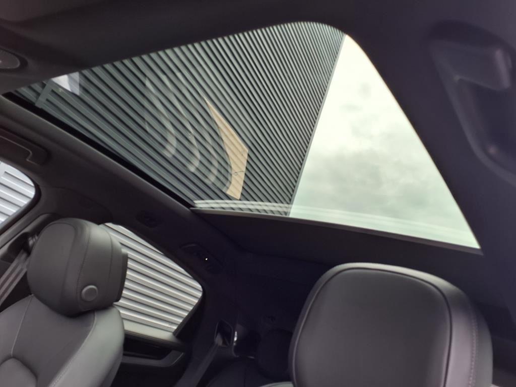 new 2025 Porsche Cayenne car