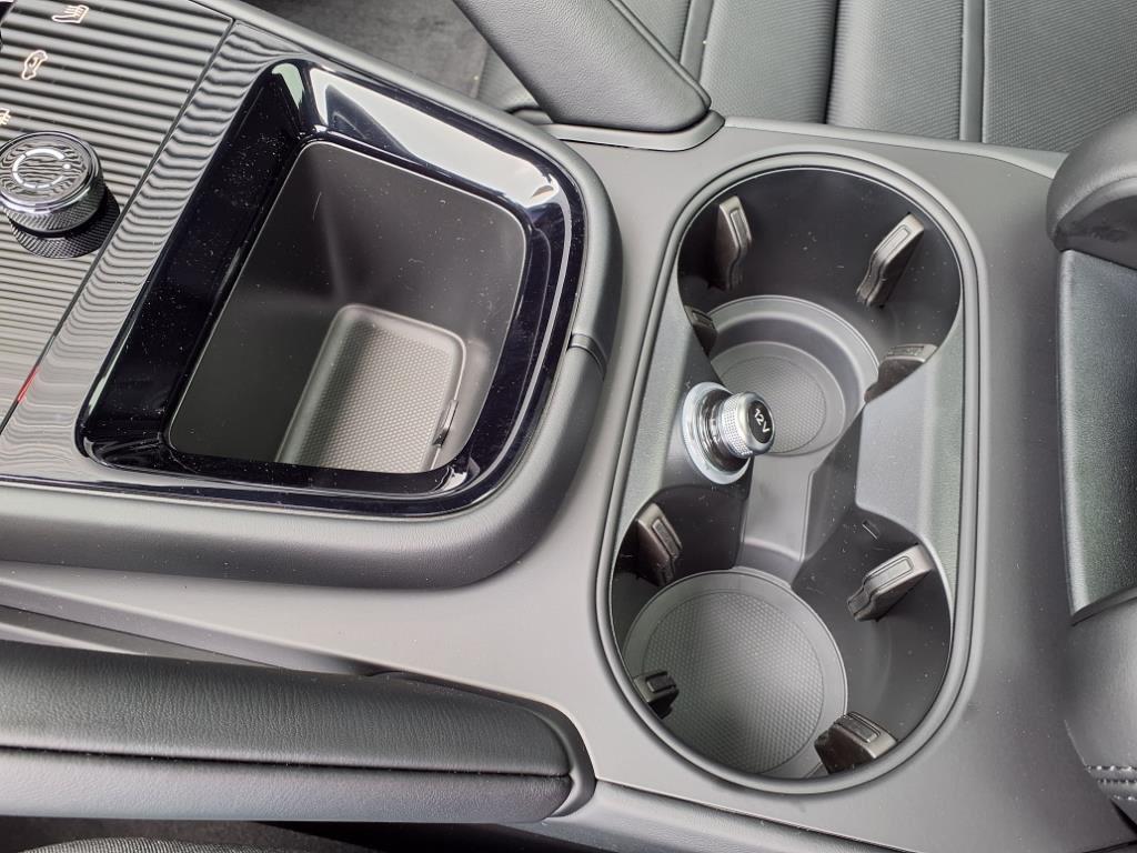 new 2025 Porsche Cayenne car