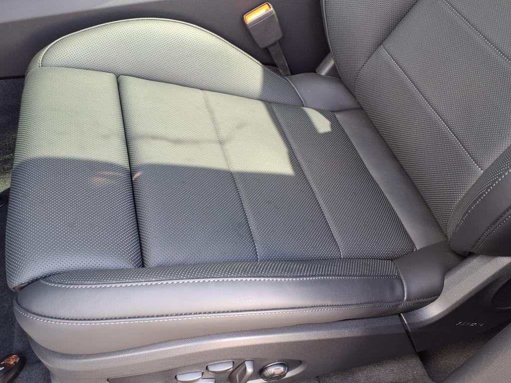 new 2025 Porsche Macan car, priced at $111,115