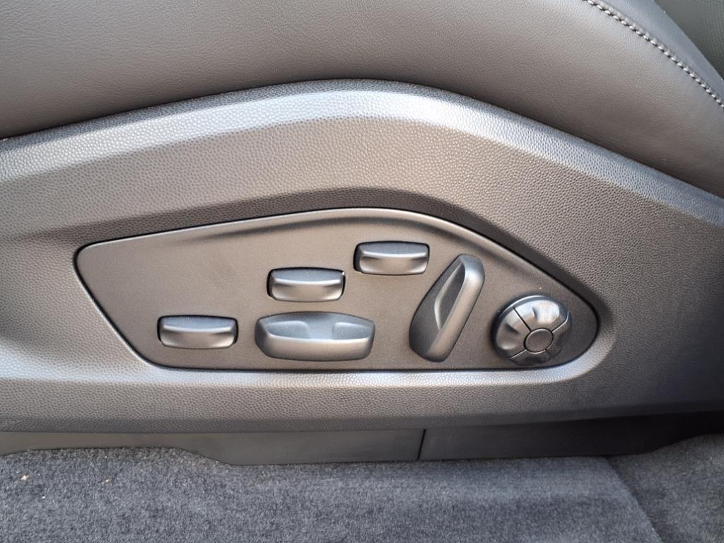 new 2025 Porsche Macan car, priced at $111,115