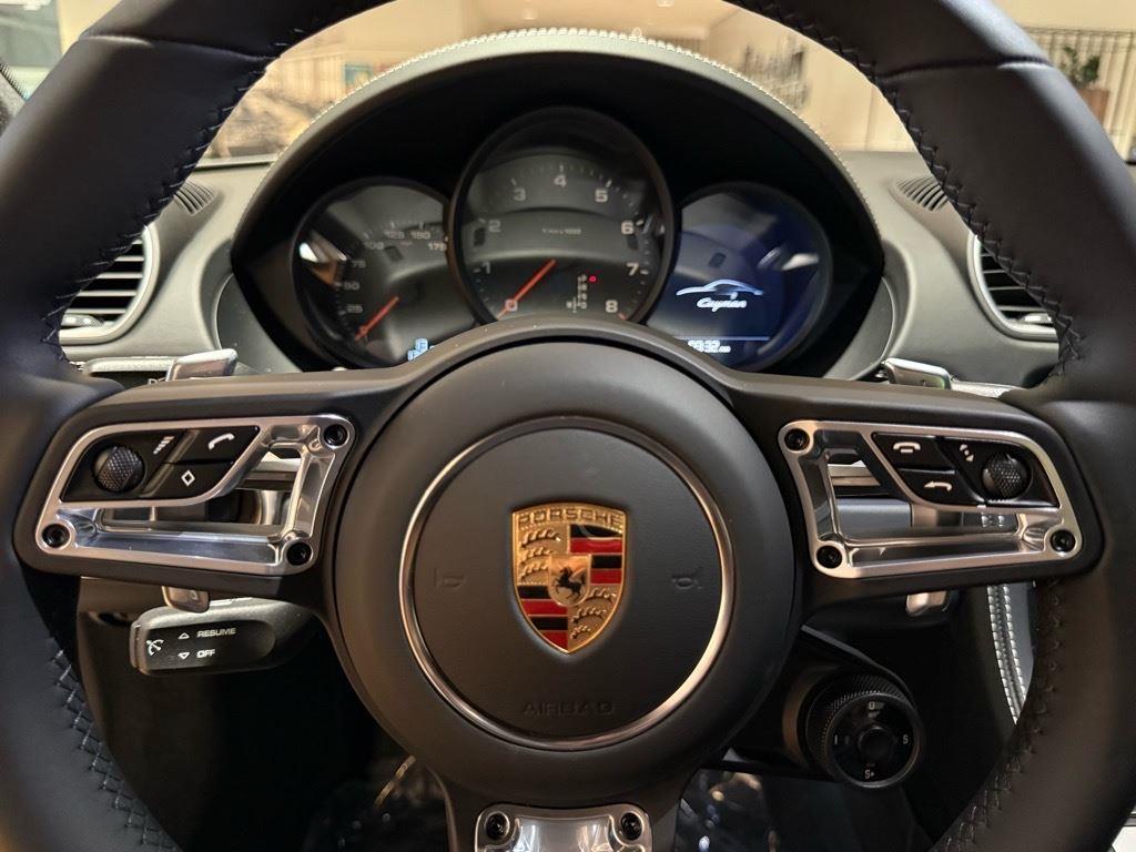new 2025 Porsche 718 Cayman car