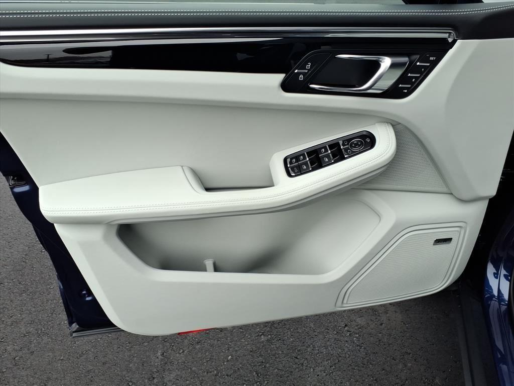 new 2026 Porsche Macan car