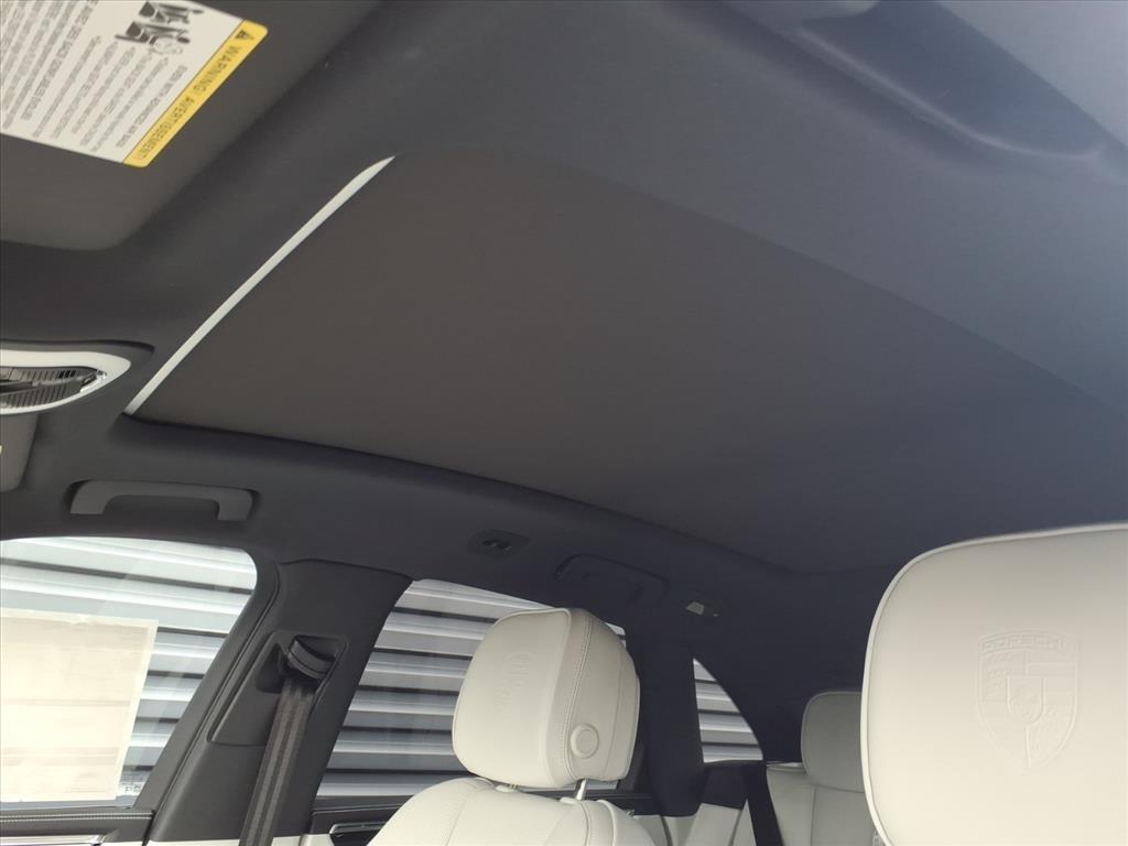 new 2026 Porsche Macan car