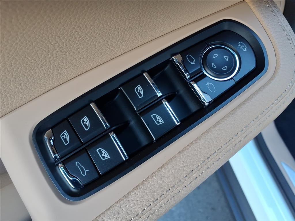 new 2026 Porsche Macan car