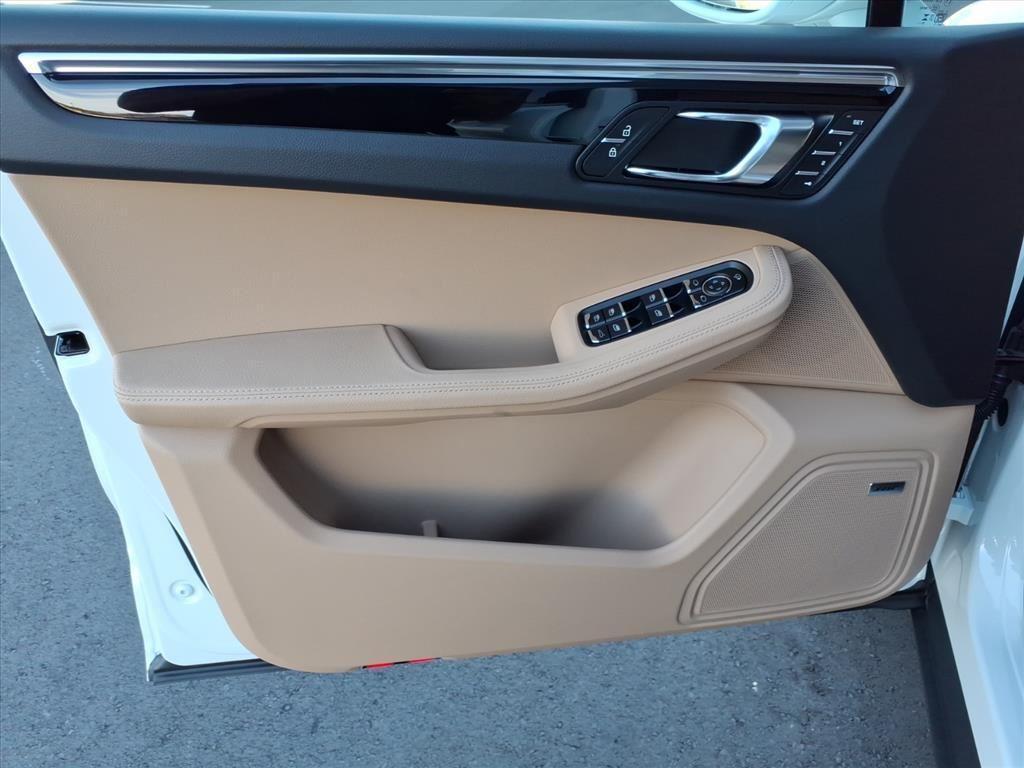 new 2026 Porsche Macan car