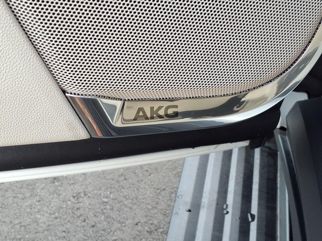 used 2025 Cadillac Escalade ESV car, priced at $124,900