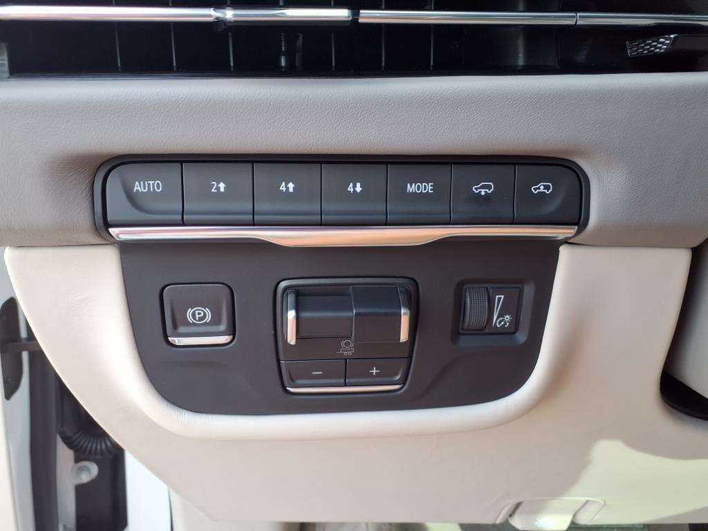 used 2025 Cadillac Escalade ESV car, priced at $124,900