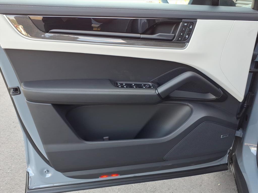 new 2026 Porsche Cayenne car