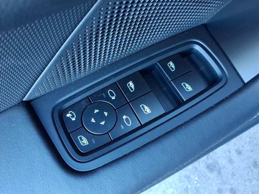 new 2025 Porsche Taycan car