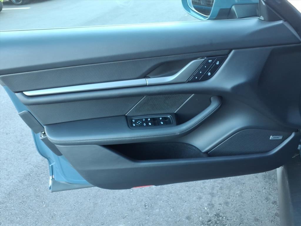 new 2025 Porsche Taycan car