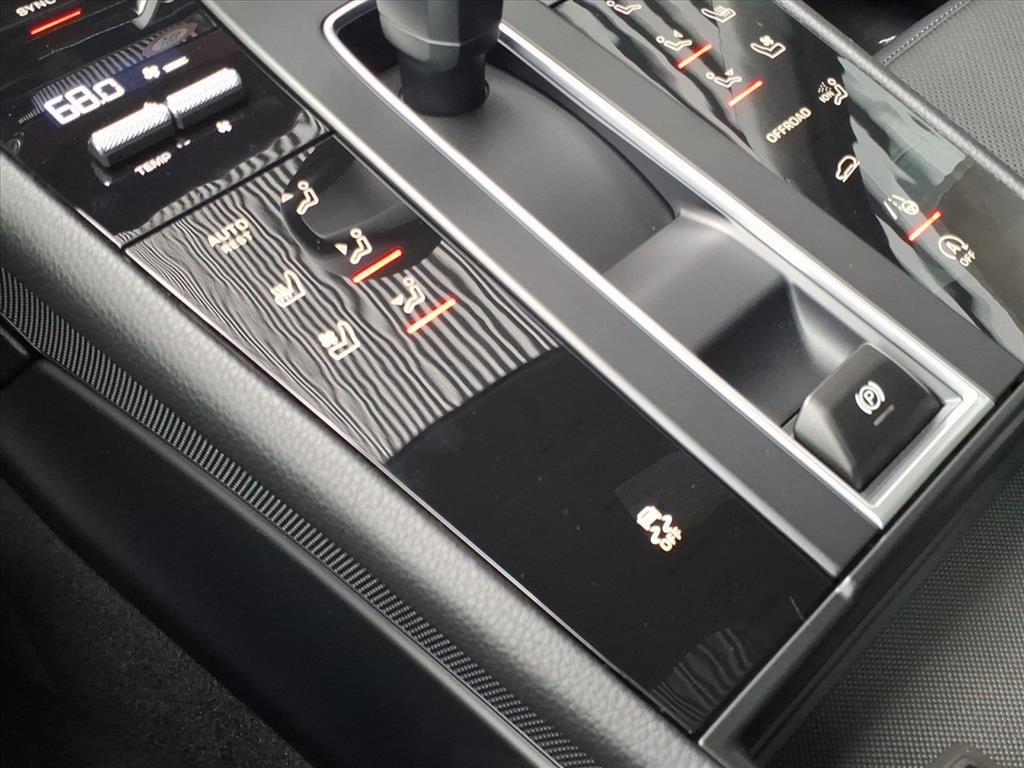 new 2026 Porsche Macan car