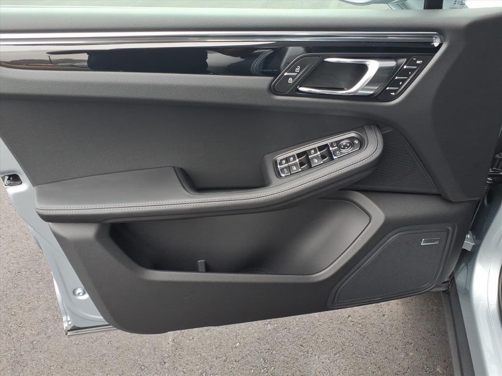 new 2026 Porsche Macan car