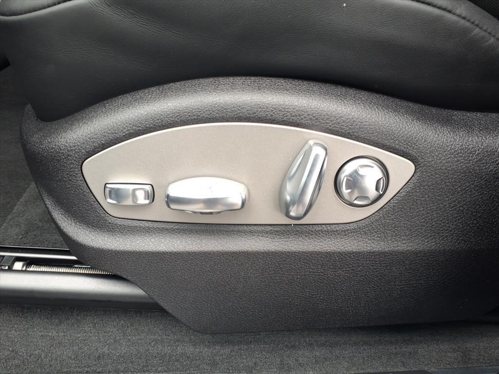 new 2026 Porsche Macan car