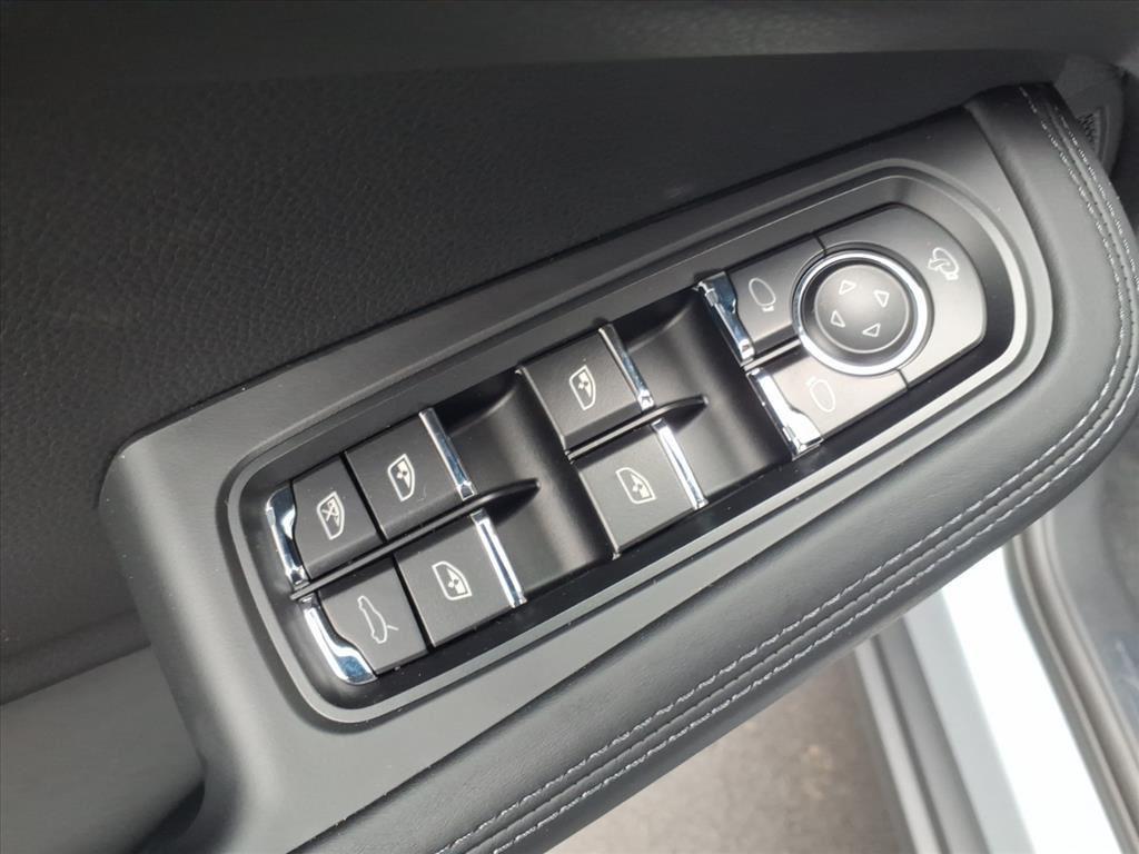 new 2026 Porsche Macan car