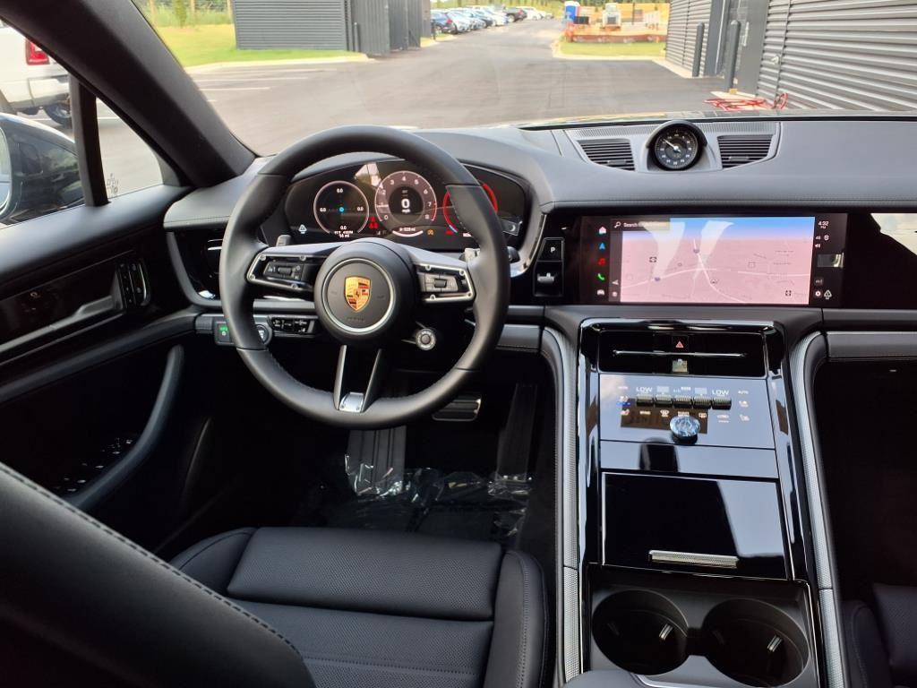 new 2025 Porsche Panamera car