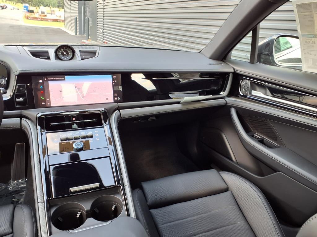 new 2025 Porsche Panamera car