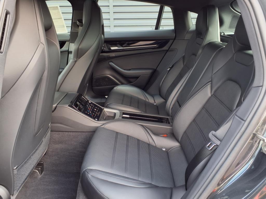 new 2025 Porsche Panamera car