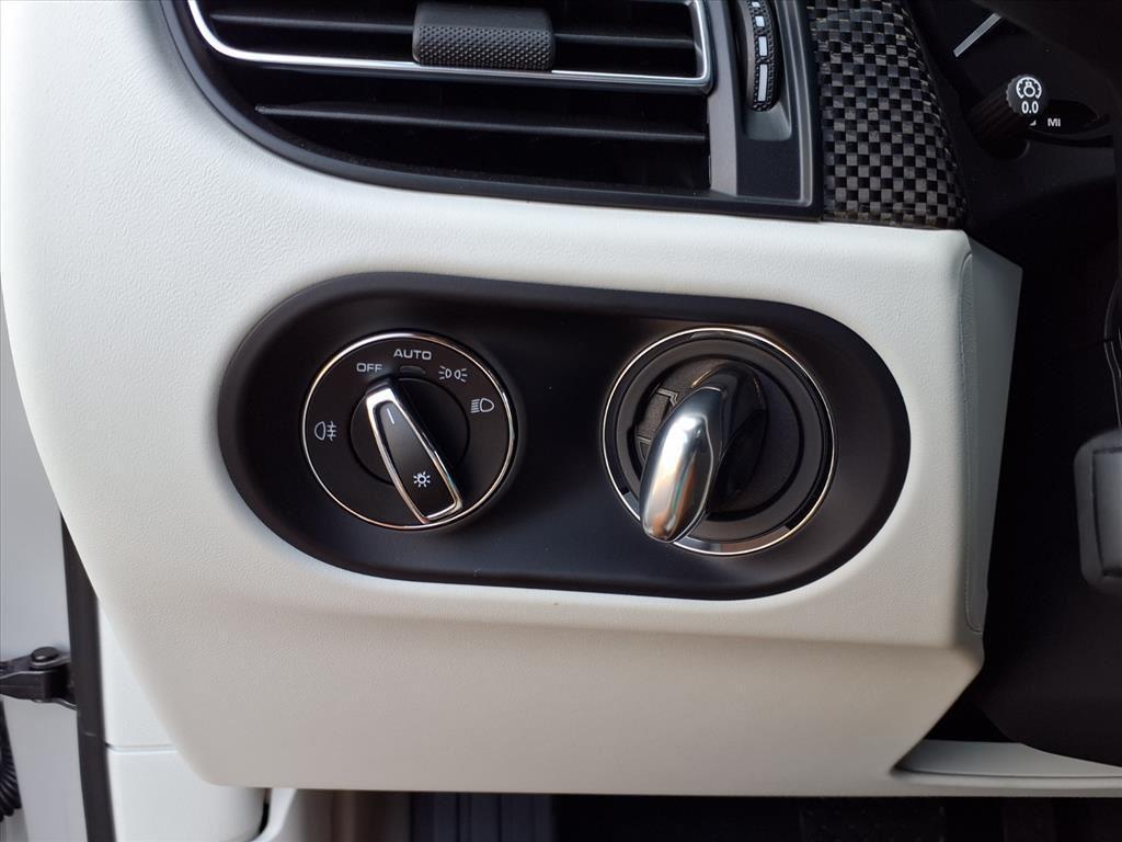 new 2025 Porsche Macan car