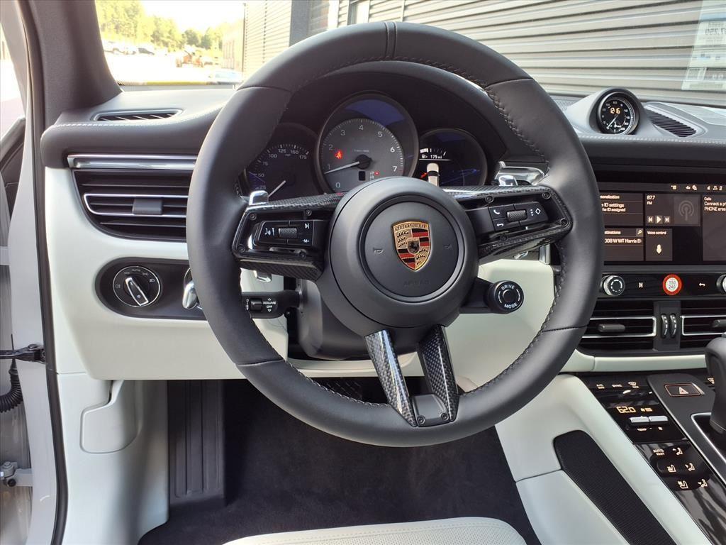 new 2025 Porsche Macan car