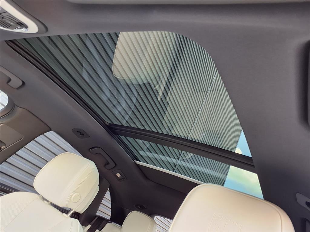 new 2025 Porsche Macan car